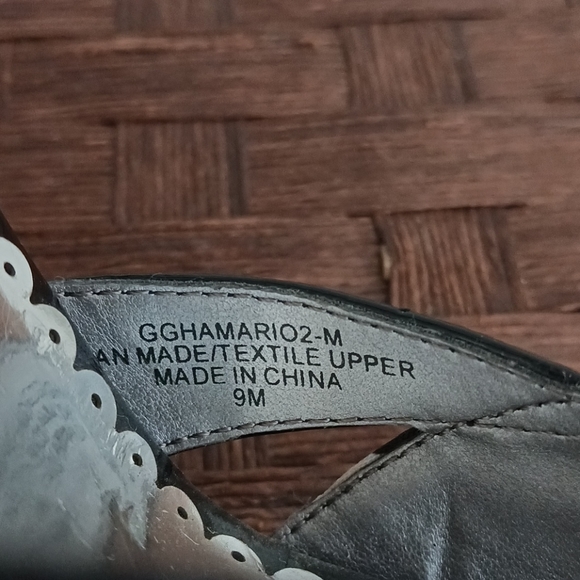 Guess Zebra and red platforms - Picture 6 of 9